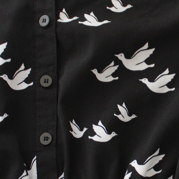 Short Sleeve Black and White Dove Printed Collared Mini Dress - Picture 4 of 8